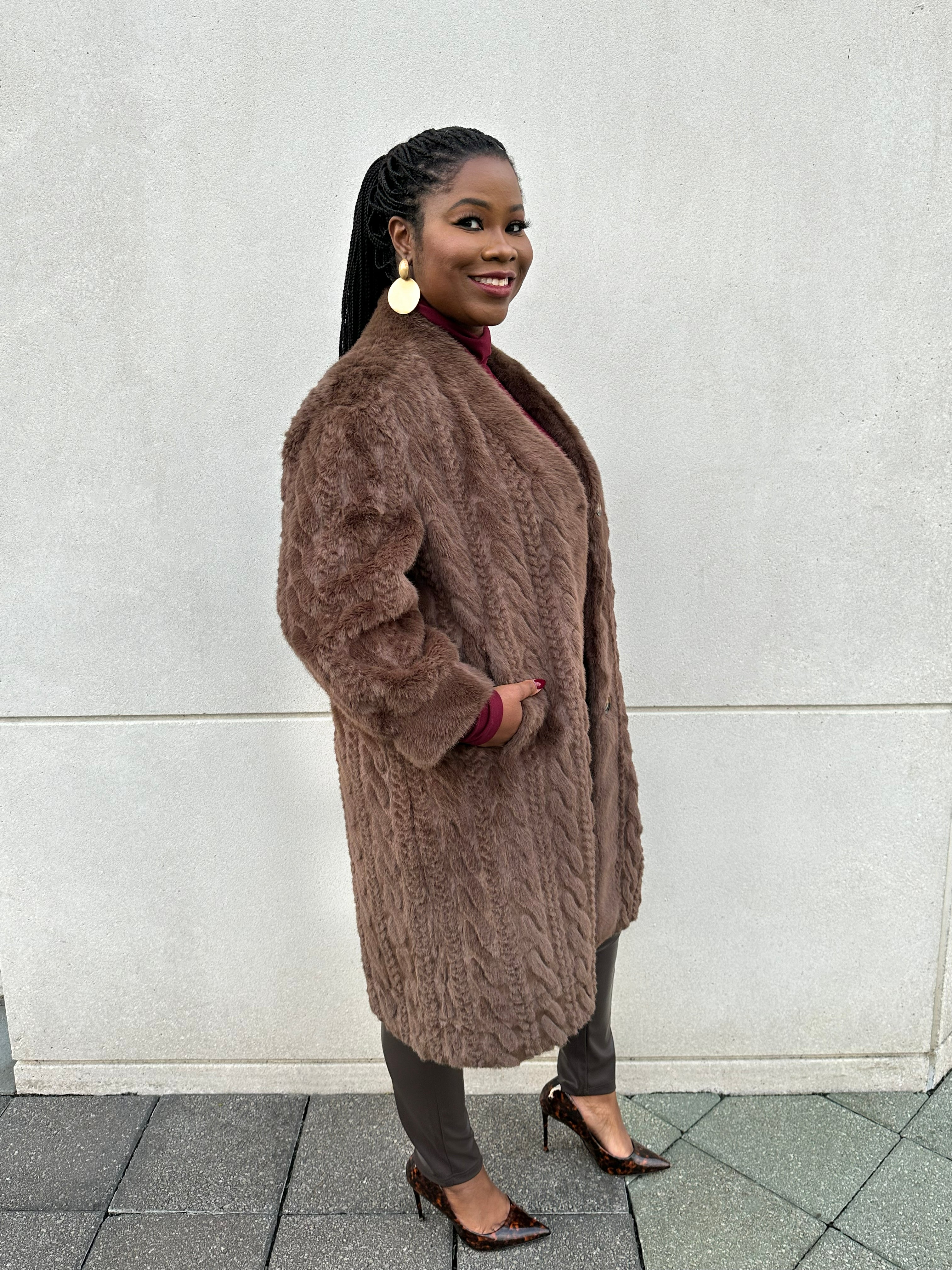 Single-Breasted Long Faux Fur Coat – Brown (S-L)